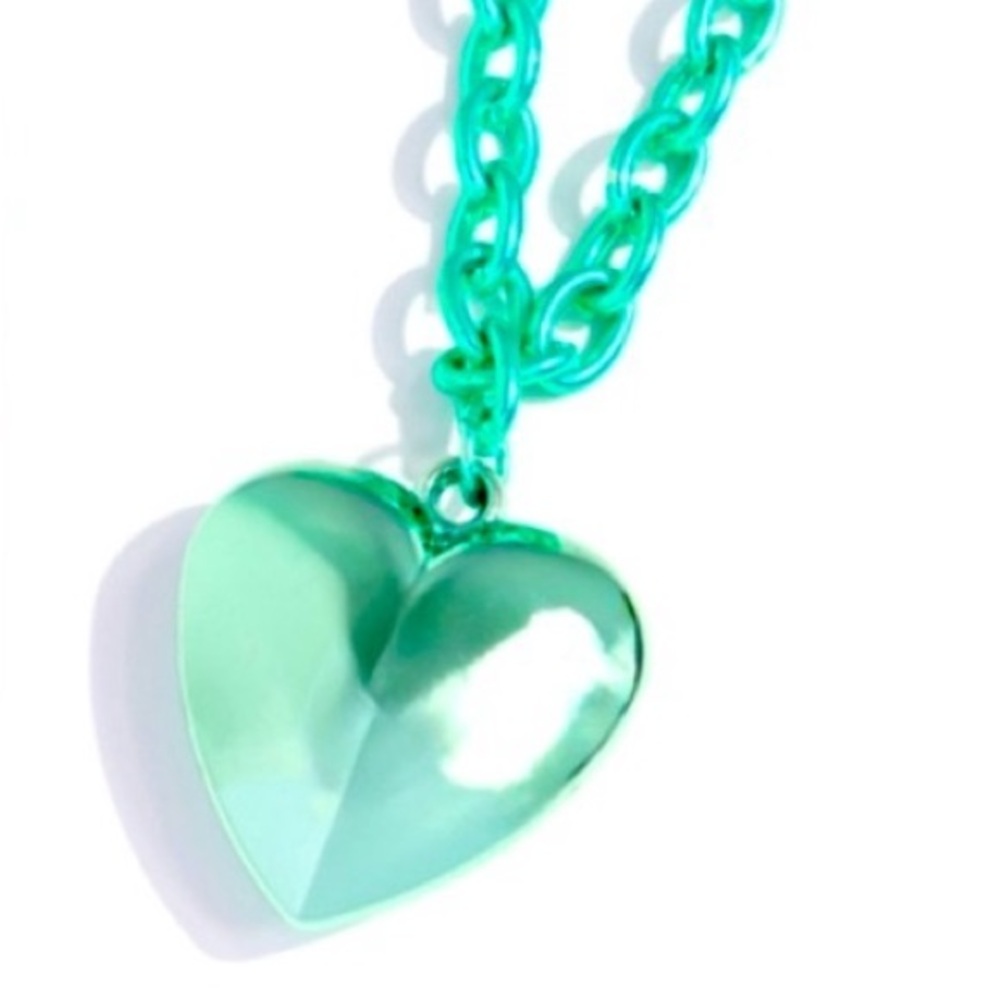 💚🤍💚 “LOVING LUXURY” GREEN METALLIC  NECKLACE WITH FREE EARRINGS ~ PAPARAZZI❗️💚🤍💚